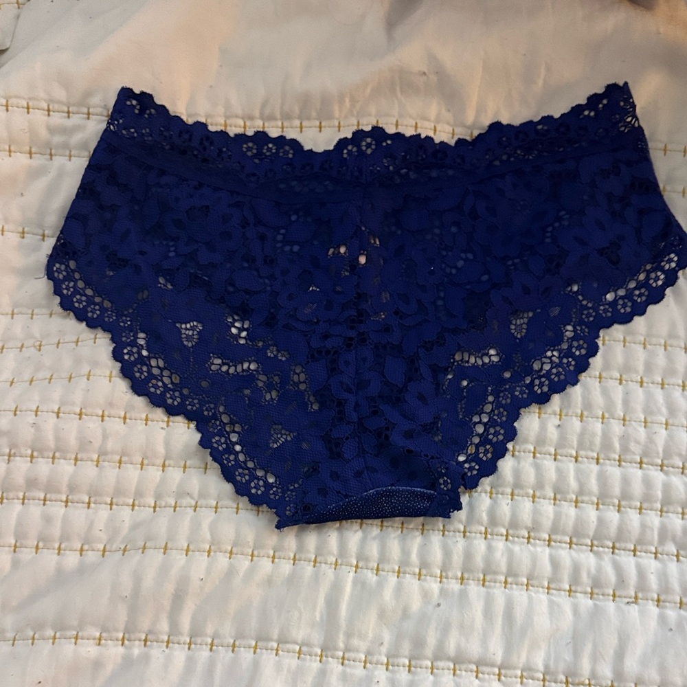 * VICTORIA’s SECRET * mystery bundle - thong, cheeky, bikini, sexy - MEDIUM - Picture 6 of 12